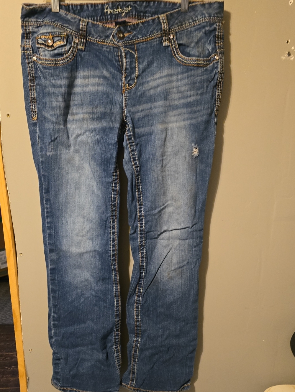 Amethyst Jeans Women's Light Blue Washed Straight-Leg Jeans
